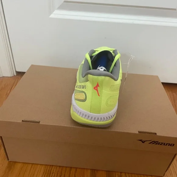 Wave Women's Exceed Tour 5 AC Tennis Shoes from Mizuno - Picture 6 of 10